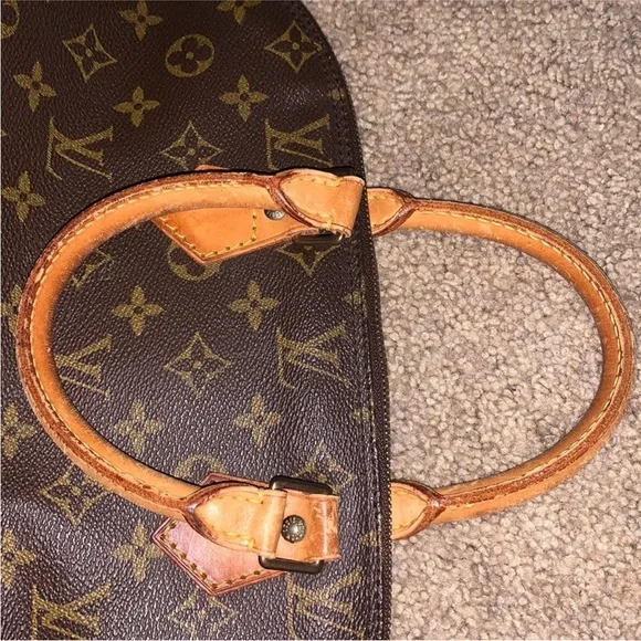 Louis Vuitton Alma Handbag - Picture 13 of 15